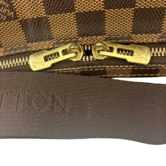 LOUIS VUITTON Damier Dorsoduro Shoulder Bag - Picture 6 of 10